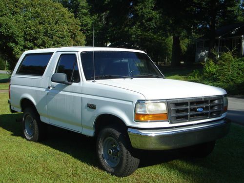 1995 ford bronco xl 5.0 liter auto 4wd nice clean truck well maintained suv