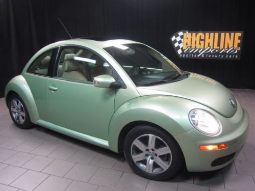 2006 vw beetle coupe, automatic, moonroof, 1 owner, ** only 10k miles **