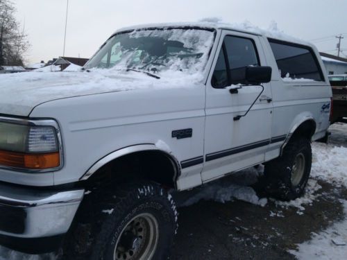 1995 ford bronco---lift kit--removable top---perfect project truck-- no reserve
