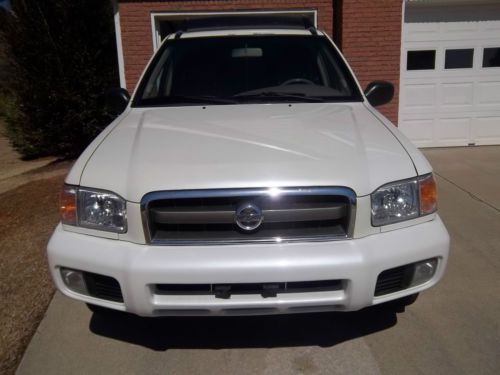 Clean pearl white 2004 nissan pathfinder se 2wd * make offer and own it today!