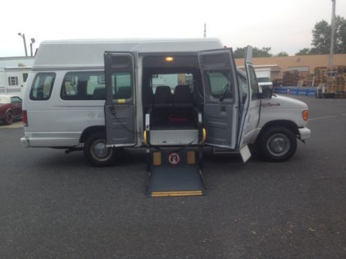 Van  wheelchair handicap 2004 ford e 250 low miles side entry ricon power ramp
