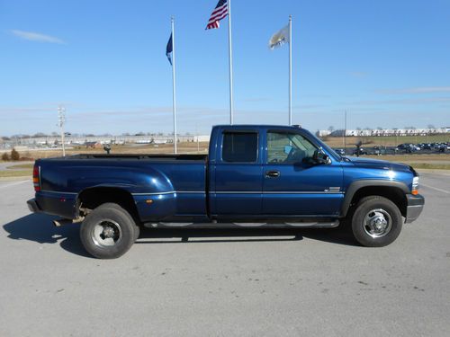 2001 chevrolet silverado ls 3500 extended can 4 door 2wd and 6.6l duramax diesel