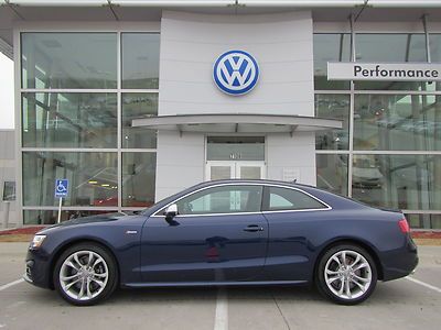 1662 miles! awd quattro totally loaded premium plus clean carfax extra warranty