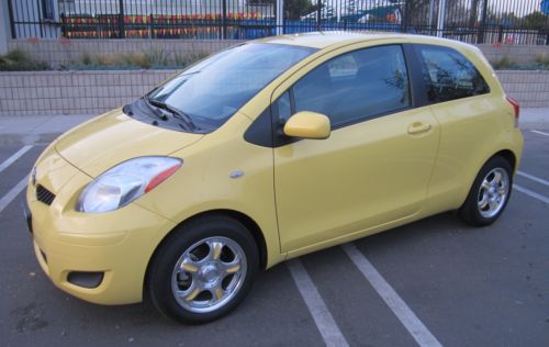 2009 toyota yaris 3-door liftback (yellow jolt) nice condition/clean - automatic