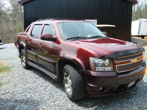 Awesome 2008 chevrolet avalanche lt custom ultimate luxury package-ruby/merlot!!