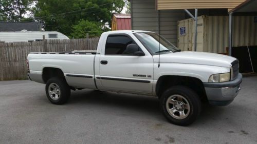 White 1998 dodge ram 1500 4x4 truck