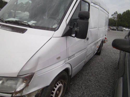2006 dodge sprinter wrecked damages mercedes diesel automatic owned by fedex