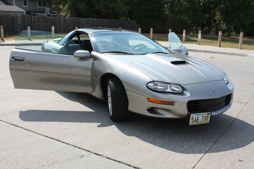 2002 camaro ss t-top ---- low miles ----like new showroom condition
