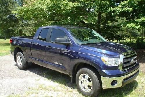 11 pickup tow package 15k miles v-8 auto double cab