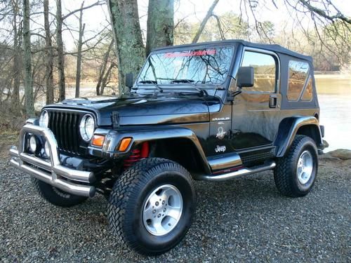 1999 jeep wranger sahara 4.0 in very nice condition!