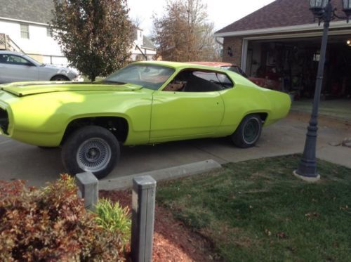 72 satellite lime green with custom hood paint rolling body