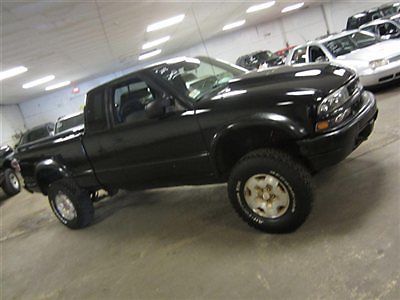 Wow!! (( off road/ lift kit...customized...xtra cab...4.3l v6 ))no reserve