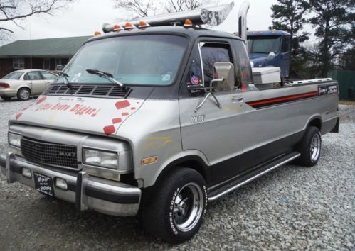 1976 customized dodge van, runs great!  overhauled engine &lt;10k miles since