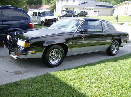 1987 oldsmobile 442 with t-tops