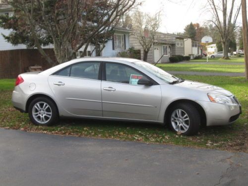 2006 pontiac g6 adult non-smoker owned.