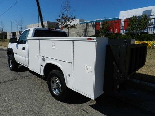 2005 chevy 2500hd 2wd 6.0l gas commercial work truck w/ liftgate deall 1-owner