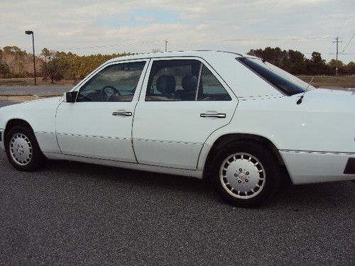 1993 mercedes-benz 300d 2.5 sedan 4-door 2.5l needs tlc no reserve