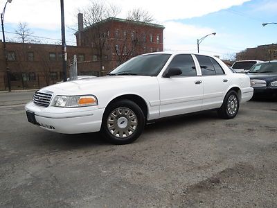 White p71 cloth carpet 25k miles only pw pl cruise traction nice