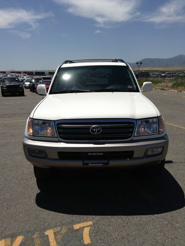 White with grey leather interior 2004 toyota landcruiser, fully loaded