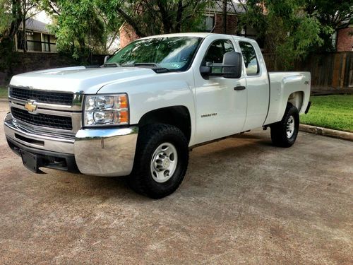2010 chevy 2500 hd 4x4.....one owner carfax