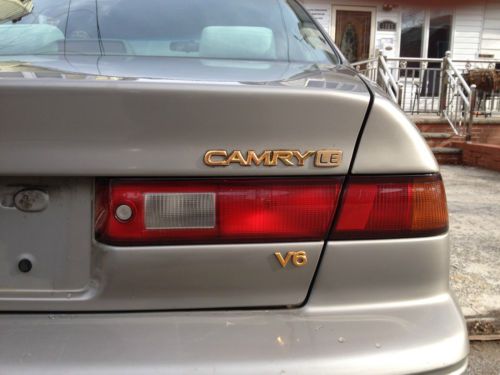 1998 toyota camry xle sedan 4-door 3.0l