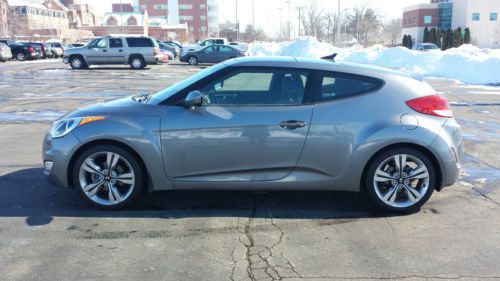 Loaded hyundai veloster with tech and style packages