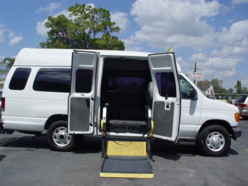 2007 ford e250 high top wheelchair lift,extended version van, no reserve
