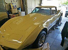 1977 chevy corvette beautiful california car garaged all its life.