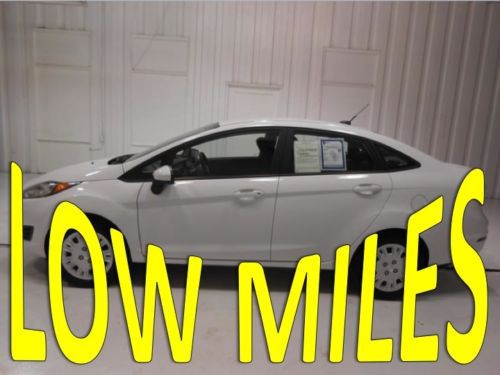 Certified factory warranty white low miles 1.6l manual am/fm/cd/mp3 radio