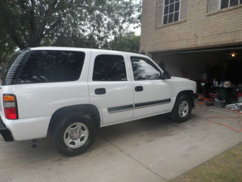 2006 chevy tahoe 4 door rear a/c  2 wd power everything runs / drives excellent