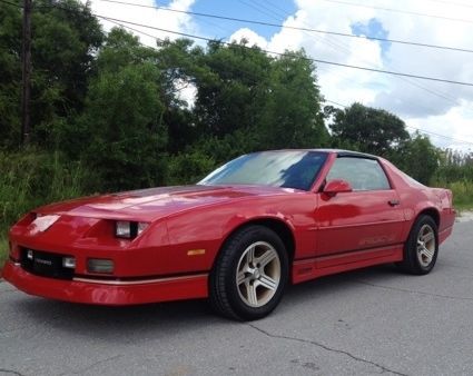 89 chevy camaro iroc-z, 5.7 tpi,t-tops, ,runs great,low miles,shipping available