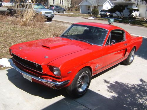 1966 mustang fastback! very clean,straight,a real beauty  sounds awesome too!