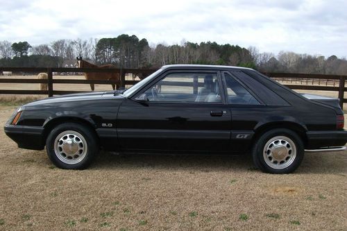 1985 ford mustang gt 5.0 1family owned southern car