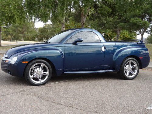 ***no reserve*** 2005 chevy ssr v8 6.0 litre 4-speed automatic ls low mileage!!