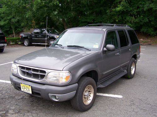 1999 ford explorer xlt - awd - clean - low miles - cd player - priced to sell