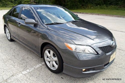 * 2009 toyota camry se - 2.4l - very clean - 27k miles - full powers -sunroof*