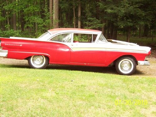 1957 ford fairlane 500 2 dr     project