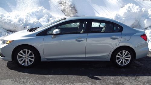 2012 honda civic ex auto, great cond. very low miles, rebuild do to low flood
