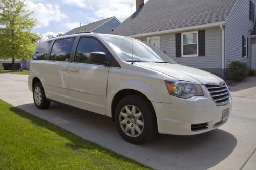 2010 chrysler town &amp; country