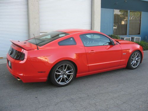 2013 ford mustang gt premium/brembo pkg/automatic trans. w/ suspension upgrades!