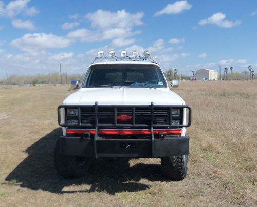 1987 chevy truck suburban 4 wheel drive with 10 inch lift