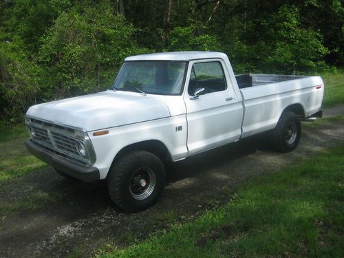 1974 ford f-100. 4 wheel drive. ****no reserve and highest bidder wins****