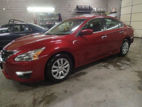 2013 nissan altima, non salvage, clear title, runs and drives, 13k miles