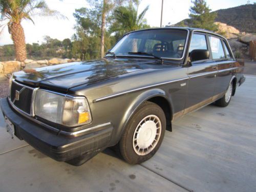 1989 volvo 240 dl sedan - clean - original - new tires - dealer serviced