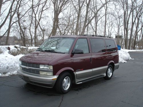 2002 astro lt, awd, leather, power drivers seat, excellent mechanical condition