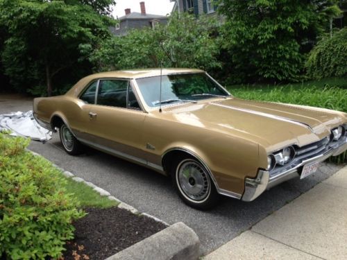 1967 oldsmobile cutlass supreme - all matching numbers -  florentine gold