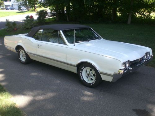 1966 oldsmobile cutlass 442 convertiable recreation/ restored/ must see