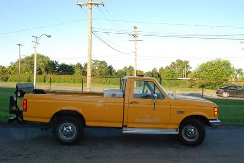 1989 ford f250 w/liftgate (used) by city of dearborn (lot 218-89)