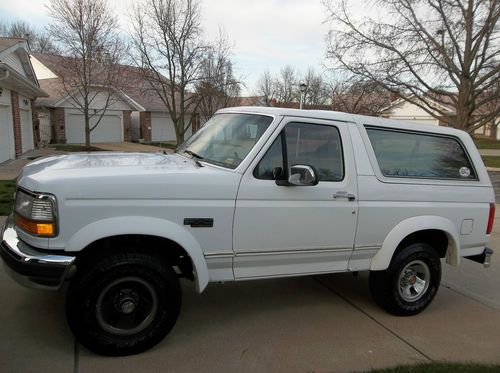 1993 ford bronco xlt white