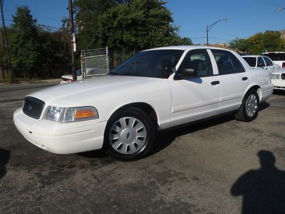 White p71 ex fed admin car 43k miles pw pl cruise well maintained nice